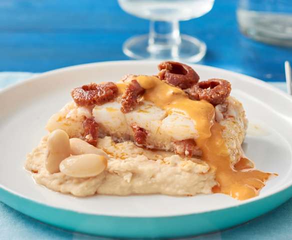 Bacalao mechado con chorizo y alubias Bacalao mechado con chorizo y alubias