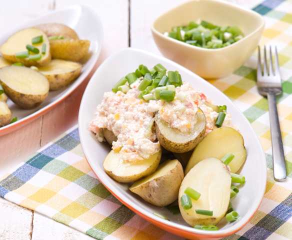 Brambory s tvarohem a zeleninou