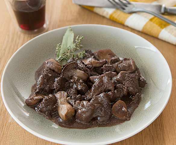 Estofado de ciervo con setas