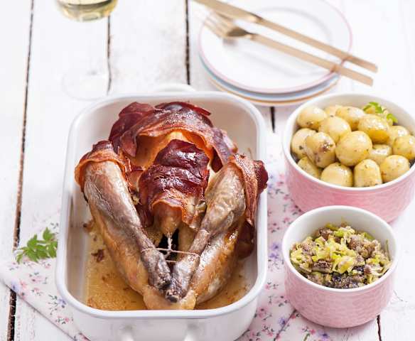 Perliczki pieczone z jałowcem