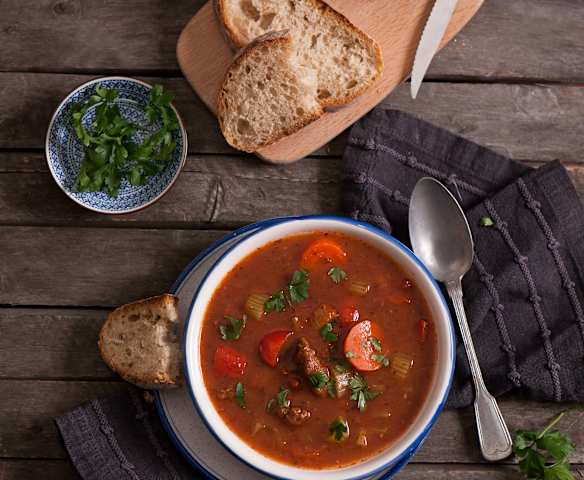 Zupa z wołowiną na ostro