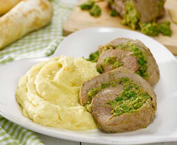 Telecí roláda s bramborovo - pastinákovou kaší