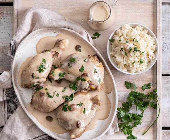 Kurczak w białym sosie z ryżem (ferkase)