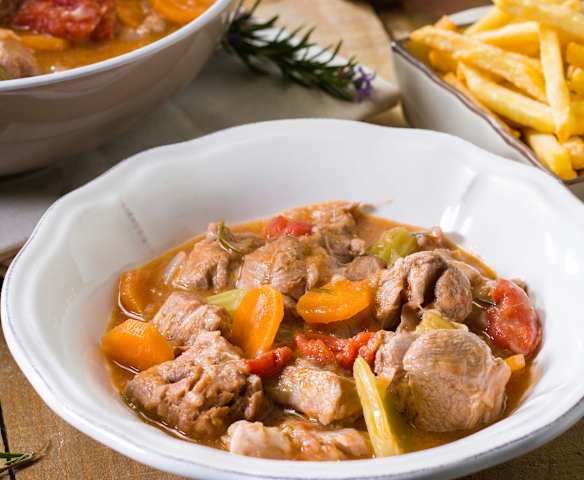 Cordero al vino tinto