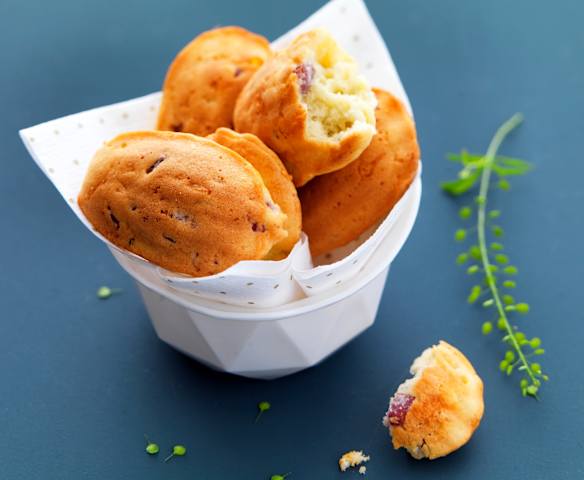 JUIN - Mini-madeleines jambon-roquefort - Bruno Dinel