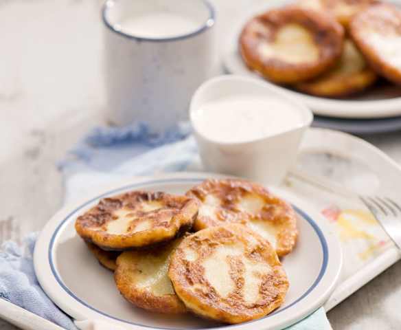 Bramborové placky s česnekovým dipem