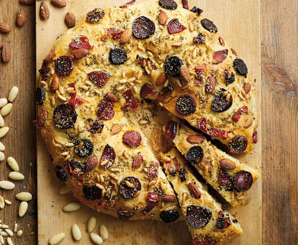 Bolo-rei de enchidos