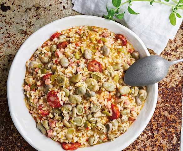 Arroz de favas e enchidos
