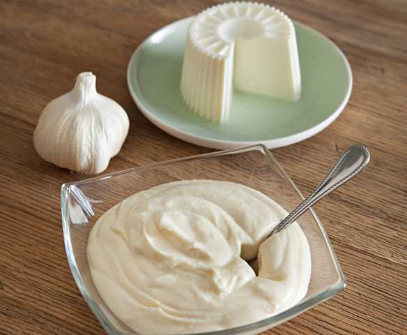 Dressing czosnkowy z serkiem ricotta