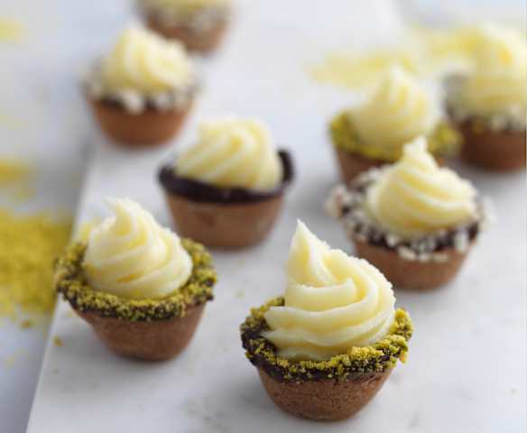 Petit-fours de chocolate branco