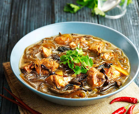 小鸡炖蘑菇 小鸡炖蘑菇
