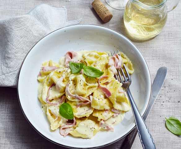Tortellini in Schinken-Sahne-Sauce