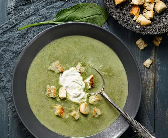 Špenátová polévka s vejci