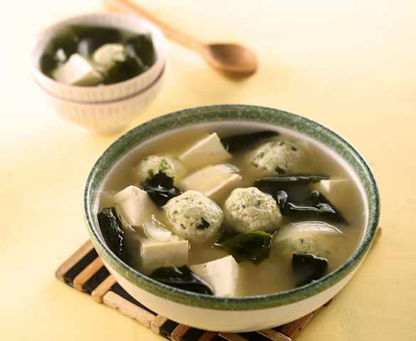 雞肉丸豆腐味增湯