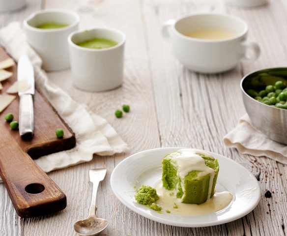 Ærteflan med ostesauce