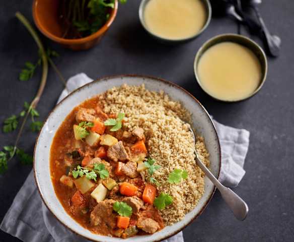 Ragout z jagnięciny i warzyw z kuskusem; Budyń waniliowy