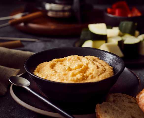 Knoblauch-Käse-Creme zum Dippen und Überbacken