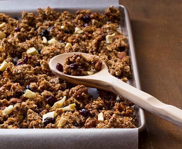 Gluten free breakfast cereal clusters