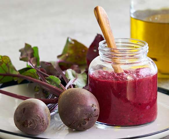 Pesto de beterraba assada com amêndoa