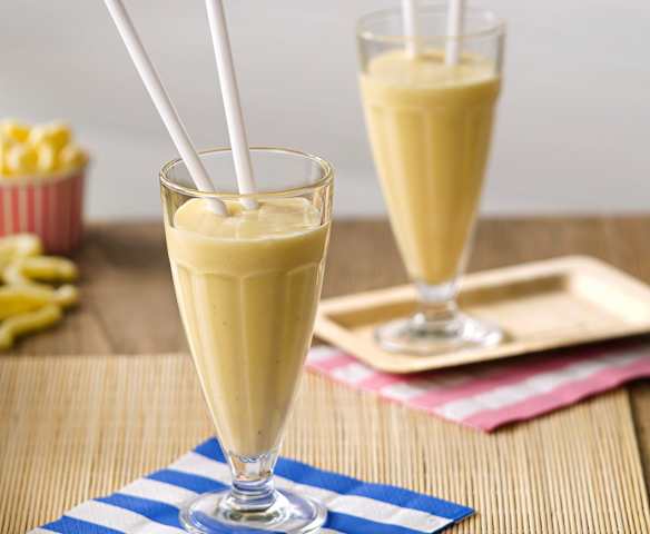 Batido de frutas con leche de almendras