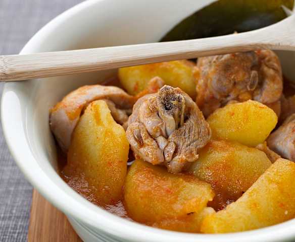 Cazuela de patatas con pollo