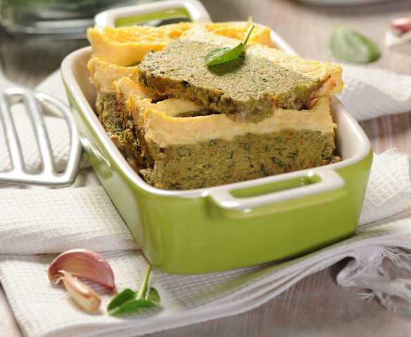 Koláč s mletým masem a zeleninou