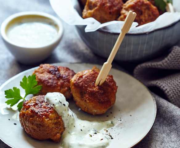 Feuerbällchen mit Kräuterquark