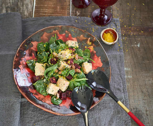 Salada morna de feijão e salmão