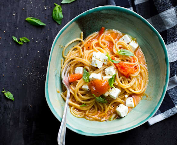 Pâtes complètes, sauce au basilic Pâtes complètes, sauce au basilic