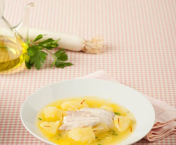 Sopa de lubina con patatas
