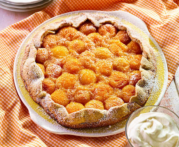 Nusstarte mit Aprikosen