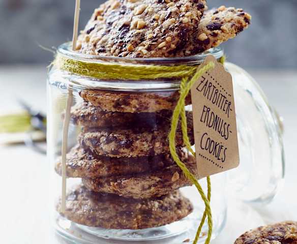 Zartbitter-Erdnuss-Cookies