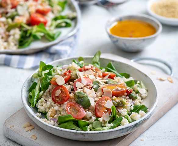 Sałatka z kaszą jaglaną, kalarepą i bobem