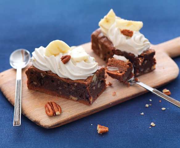 Crème à la banane sur brownie au chocolat