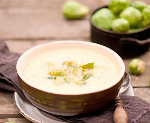 Zupa brukselkowo-serowa