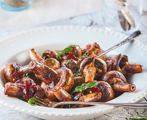 Champiñones al ajillo