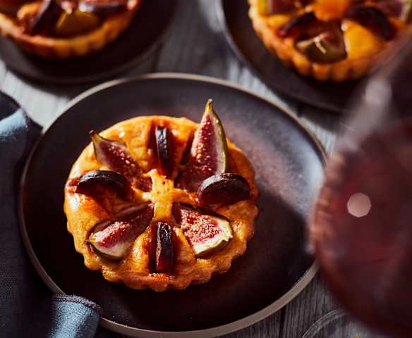 Ziegenkäsetartelettes mit Feigen und Chorizo