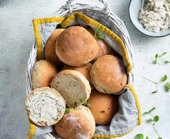 Cebulowe bułki z oregano