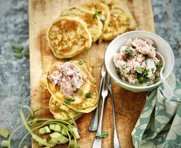 Blinis d'asperges, dip de jambon