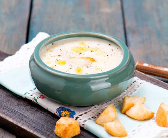 Květáková polévka s krutony