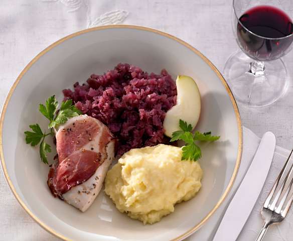 Schinkenhähnchen mit Weihnachtsrotkohl und Kartoffelpüree