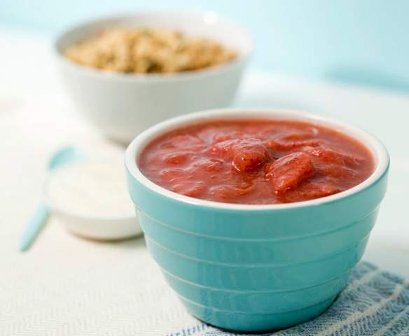 Stewed rhubarb with apple and strawberries