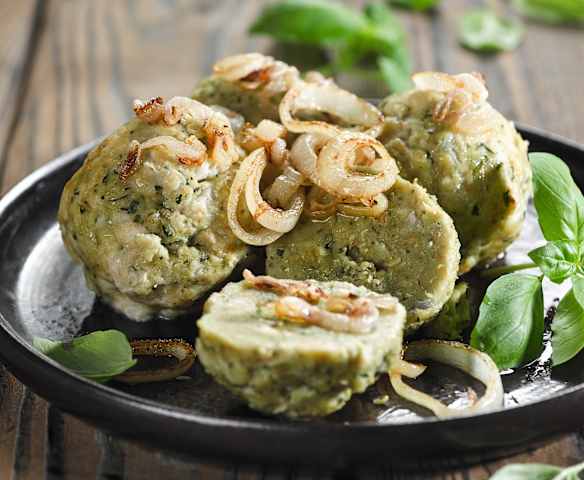 Bavorské knedlíky s bazalkou