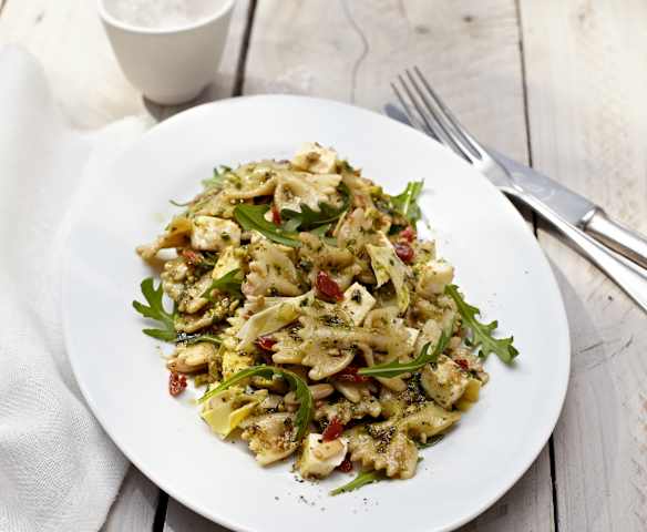 Nudelsalat mit getrockneten Tomaten