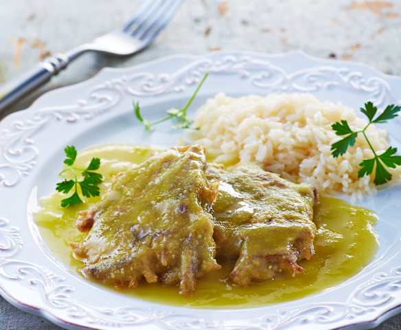 Tortitas de carne en salsa verde