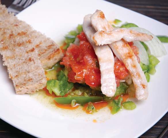 Sałatka z grillowanym indykiem