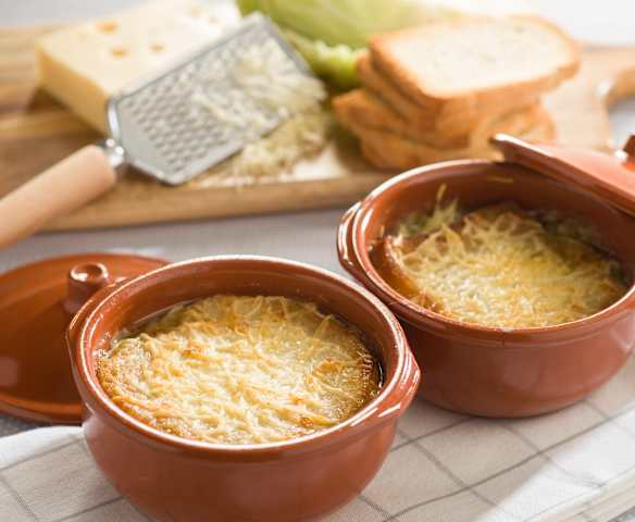 Sopa de repollo, queso y beicon Sopa de repollo, queso y beicon