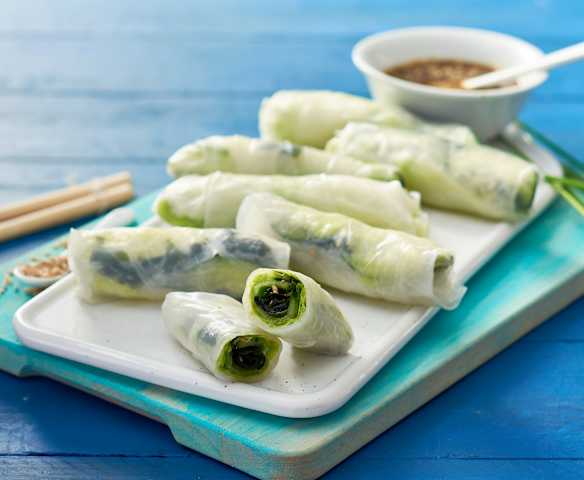 Rollitos de primavera con algas wakame y espirulina Rollitos de primavera con algas wakame y espirulina