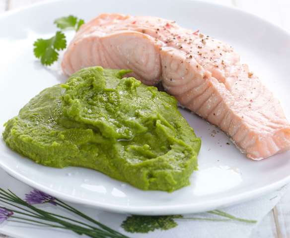 Saumon vapeur et purée de petits pois