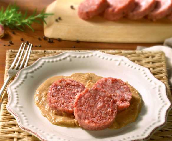 Cotechino in crema di lenticchie
